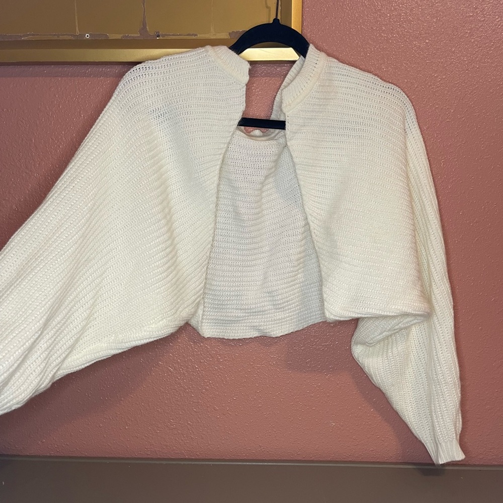 Cropped Open-Front white Knit Dazy Shrug